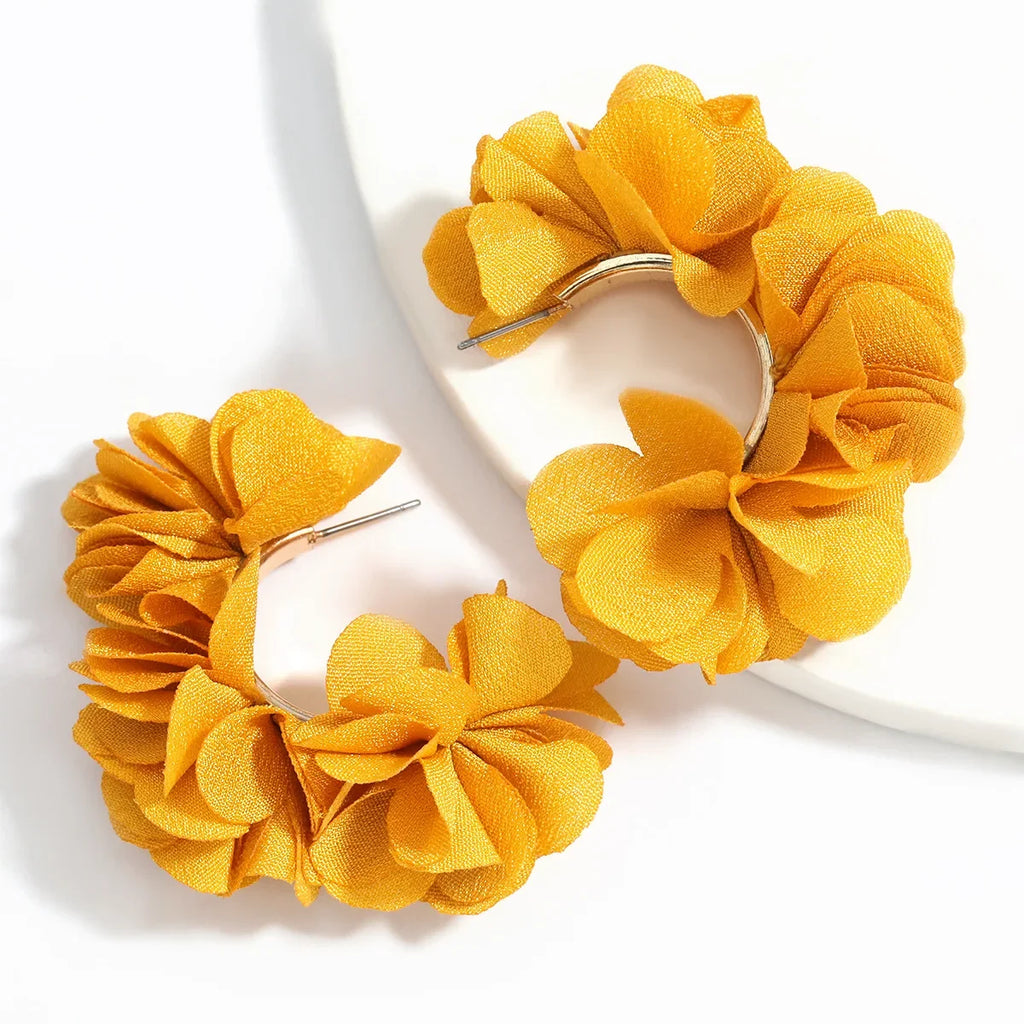 Fashionable Simple C-shaped Flower