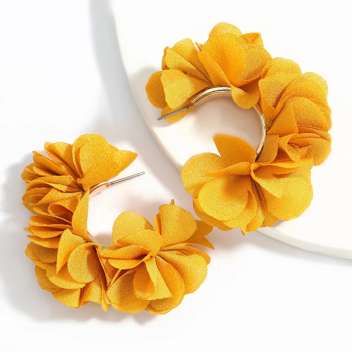 Fashionable Simple C-shaped Flower