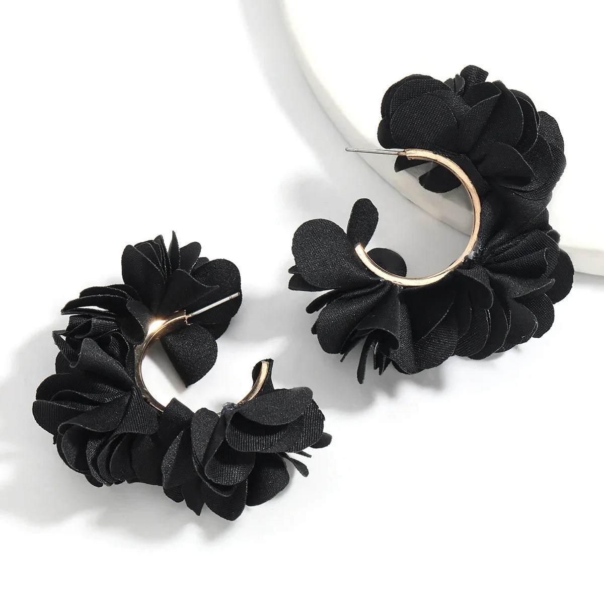 Fashionable Simple C-shaped Flower